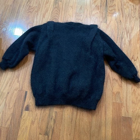 A Black Fuzzy Woman’s Vintage Designer Knitwear Claire Ellen Made in England - Picture 2 of 14